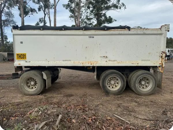 2005 M&S Truck Bodies Kembla Dog Tri-Axle Trailer image