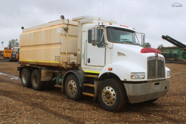 2013 Kenworth T359 image