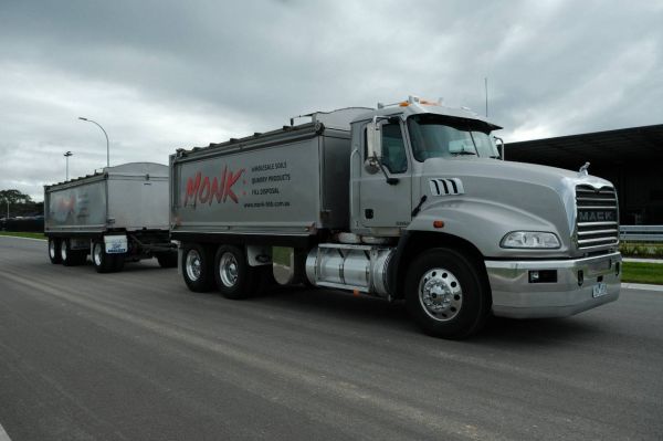 2016 Mack GRANITE image