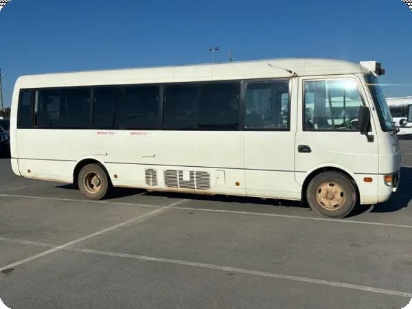 2006 Mitsubishi Fuso Rosa 4x2 Mini Bus image