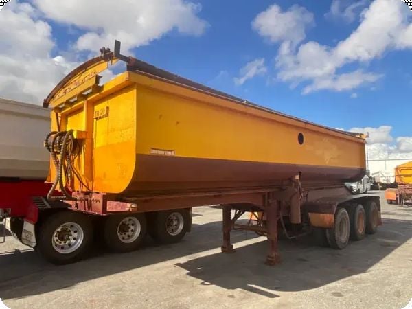 2015 GTE 3-2 Tri-Axle Side tipper image