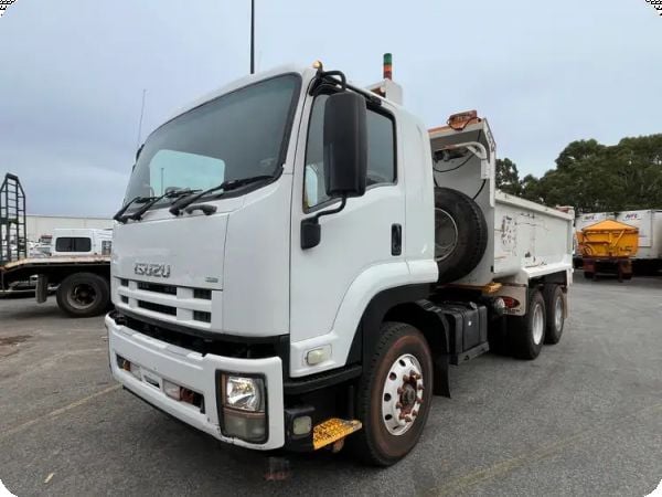 2014 Isuzu FV2 1400 Tipper 6x4 - Unreserved image