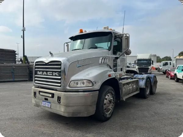 2015 MACK CMNT 6x4 Prime Mover image