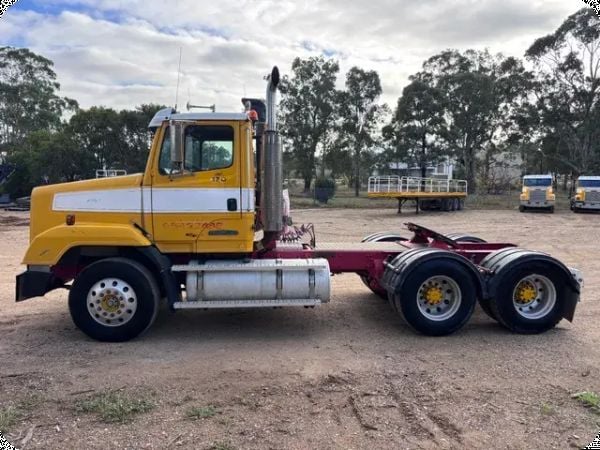 1994 Freightliner FL112 6x4 Prime Mover image