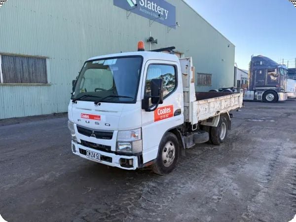 2017 Mitsubishi Fuso 7/800 Canter 4x2 Tipper (Ex-Coates Hire) image