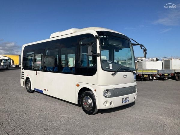 2018 Hino Poncho image