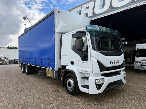 2021 Iveco Eurocargo 160-280 6x2 Curtain Sider image