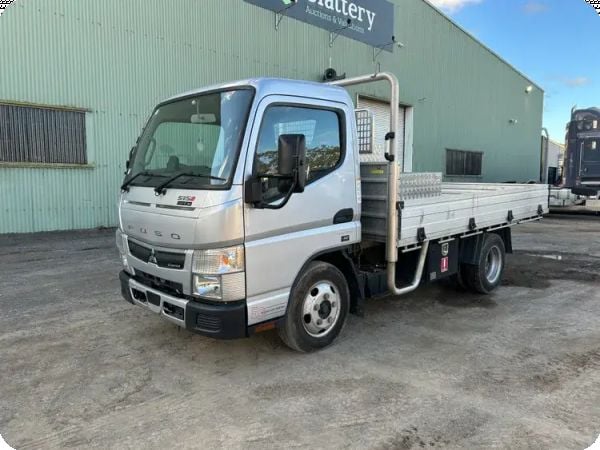 2022 Mitsubishi Fuso Canter 515s City Cab 4x2 Tray Truck image