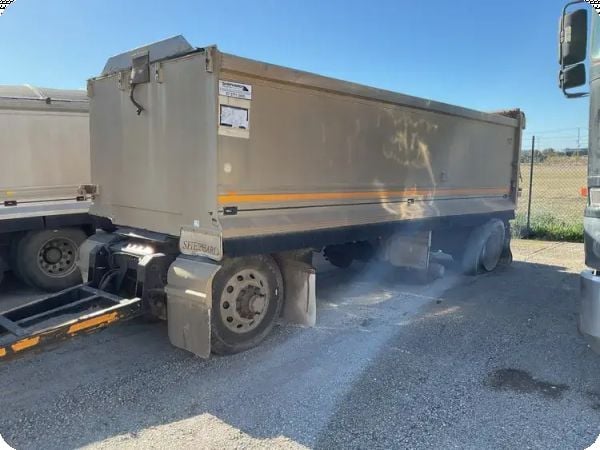 2016 Shephard A3 Tri-Axle Dog Tipper image