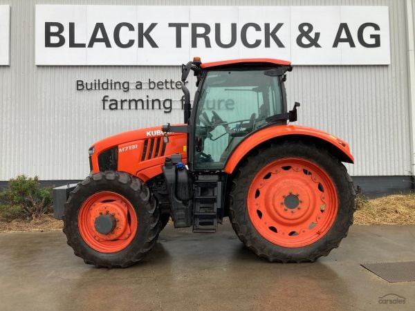 Kubota M7-131 Deluxe image