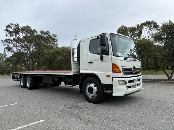 2012 Hino FM 2628-500 Series Tray image