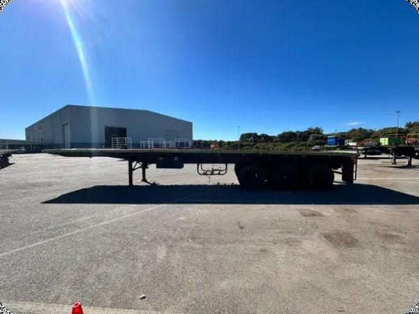 1976 Flat top Tri-Axle image