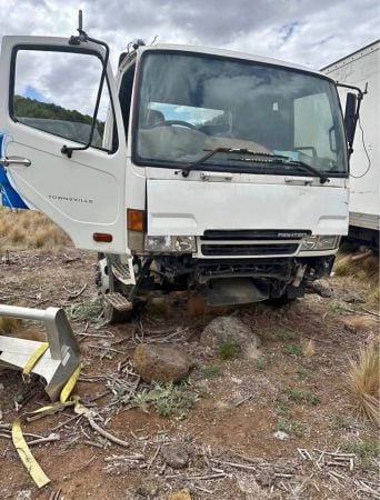 WRECKING 2004 MITSUBISHI FUSO FIGHTER image