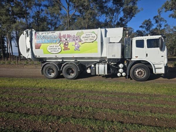 2018 IVECO ACCO, CUMMINS ISL, AUTO, 148K KMS, BUCHER COMPACTOR image