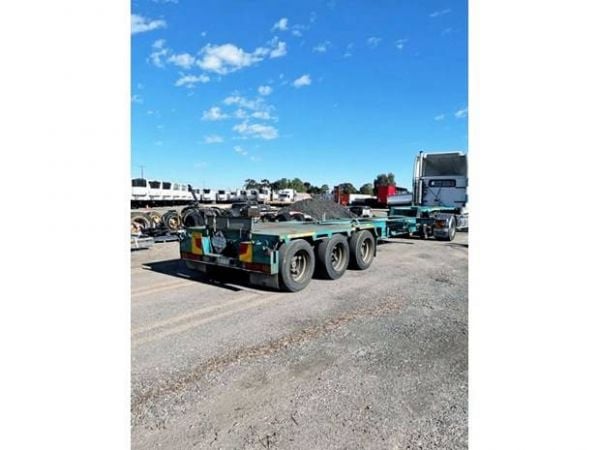 2003 FREIGHTER TRI DROP DECK SKEL