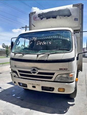 WRECKING 2010 HINO DUTRO image