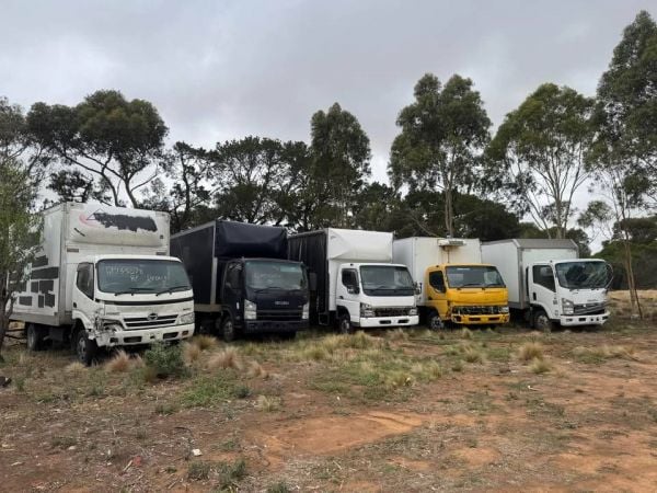 2016 Isuzu npr, dutro, fuso wrecking all image