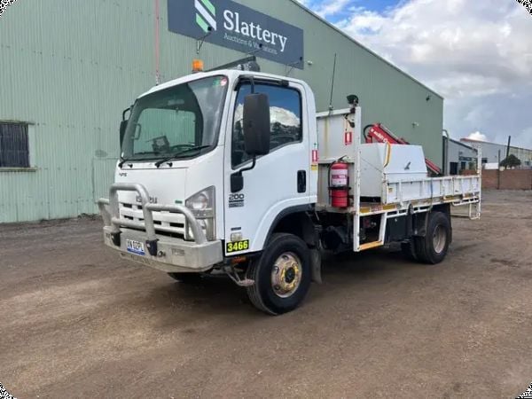 2011 Isuzu NPS 300 Short 4x4 Service Truck (Ex-Lease) image