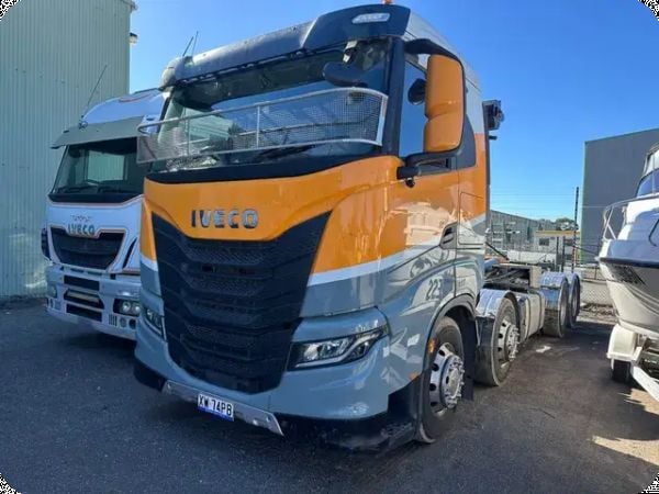 2023 Iveco Magirus 8x4 Hook Bin image