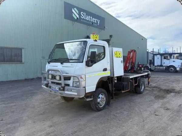 2019 Mitsubishi Fuso Canter 4x4 Tray Truck image