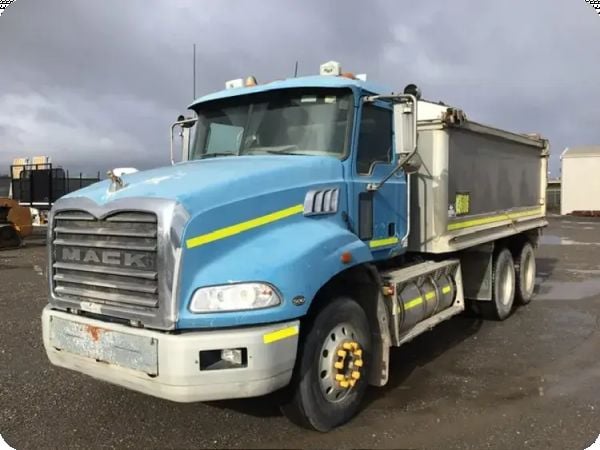 2011 Mack Granite 6x4 Tipper image