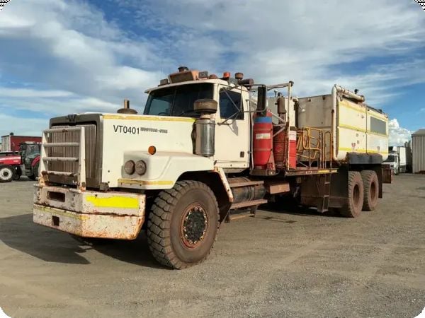 2006 Western Star 6900XD 6x4 Service Truck image