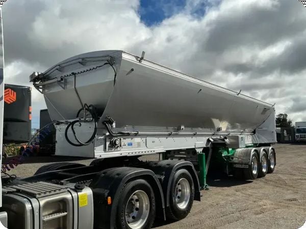 2021 Boomer Tri-Axle Live Bottom Trailer image
