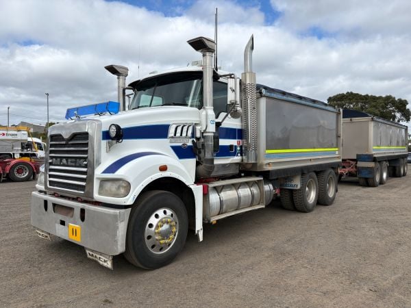 2014 Mack TRIDENT Tipper image