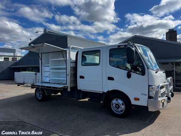 2018 HINO 300 616 Flatbed image
