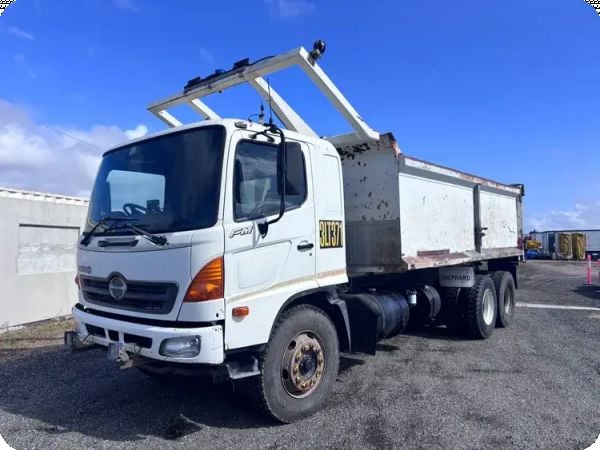 2005 Hino FM1J Tipper *Ex Mine Vehicle* image