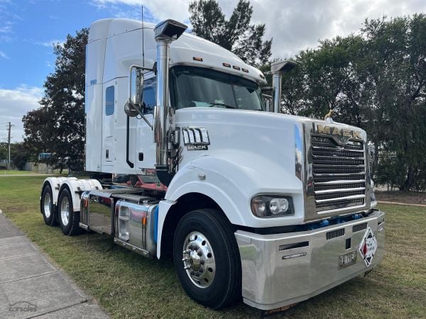 2022 Mack Superliner CLXT image