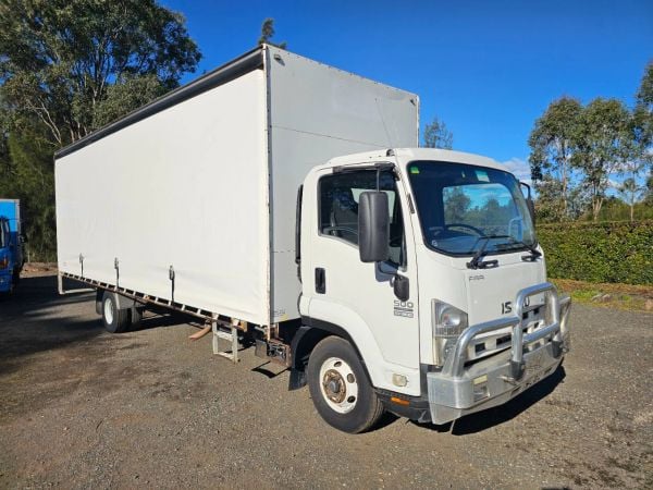 2011 Isuzu FRR 500 turbo diesel 12 pallet curtainsider truck image