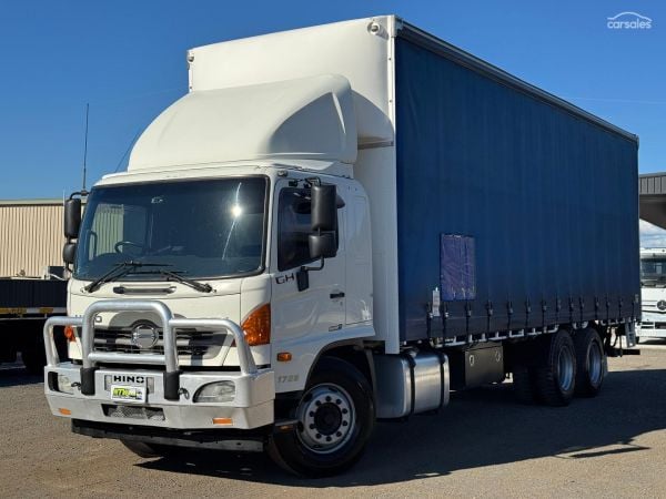 2013 Hino 500 Series GH1728 9 6x4 Curtainsider image