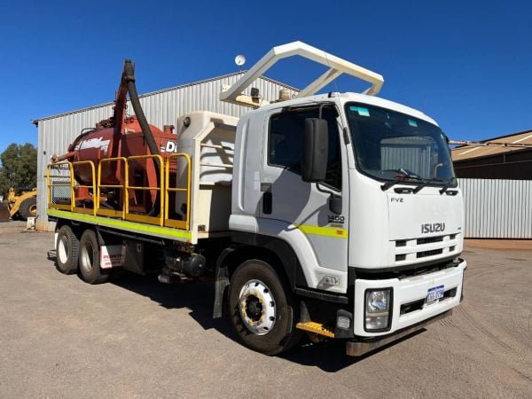 2015 Isuzu FVZ 1400 AUTO Vacuum Truck image