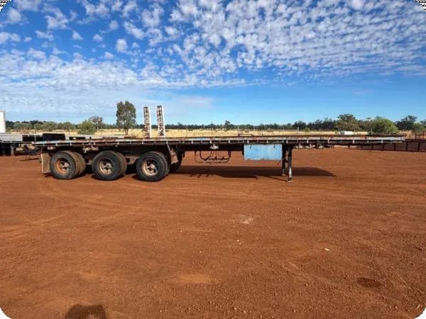 Tri-Axle Flat Deck image