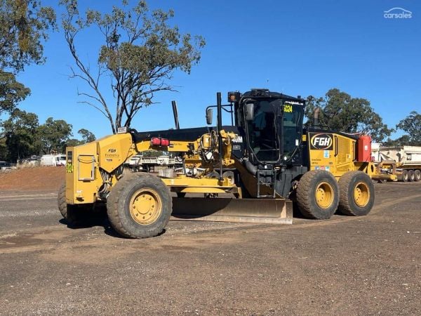 2018 Caterpillar 140M AWD image