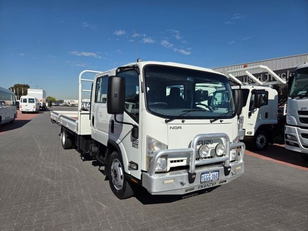 2015 Isuzu NQR450 Tray 4.5 Ton Crew Cab Tray image