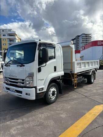 2022 Isuzu FSR 140/120-260 Tipper 8 Ton Tipper image