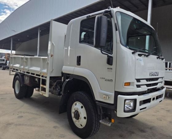 2022 Isuzu FTS 139-260 Tipper AUTO 7 Ton Tipper image