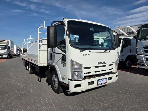 2010 Isuzu NPR275 Tray 2 Ton Tray/Box/H Racks image