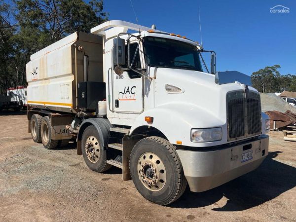 2012 Kenworth T359 image