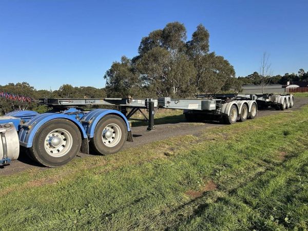 2012 BARKER B DOUBLE SKEL TRAILER image