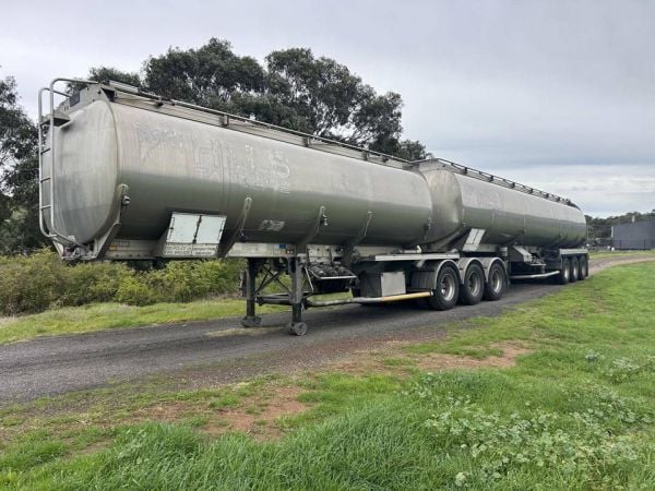 2000 HOLMWOOD TRIAXLE ALUMINIUM FUEL TANKER image