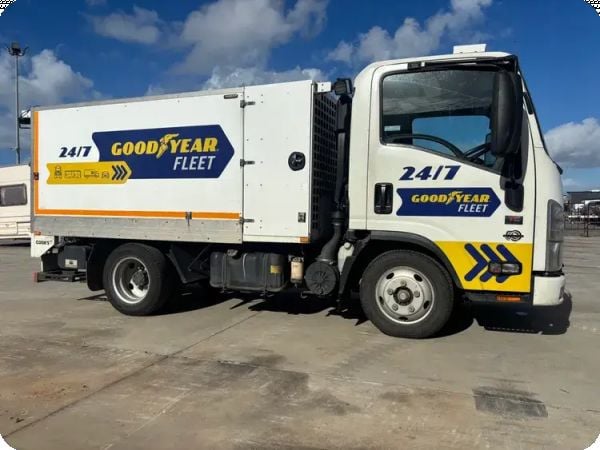 2021 Isuzu NLR N 45-150 4x2 Service Truck image