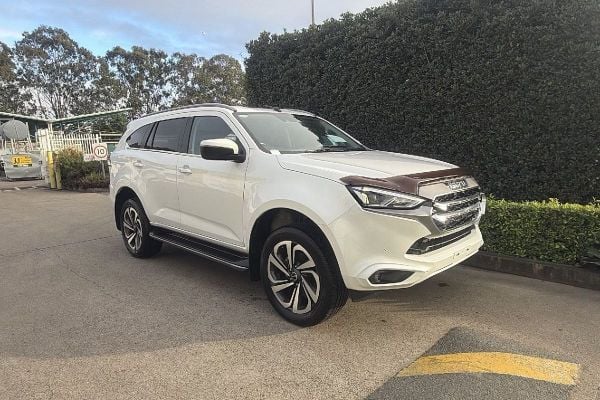 2022 Isuzu MU-X LS-T image