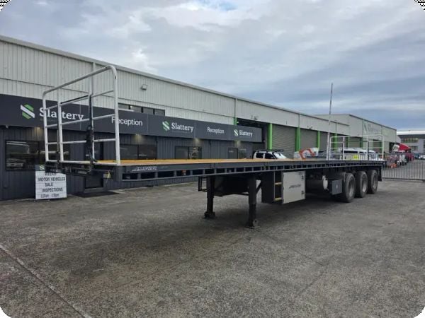 2024 Maxitrans ST3 Flat Top B Trailer image