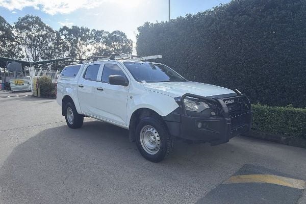2024 Isuzu D-MAX SX High Ride Rear Wheel Drive image