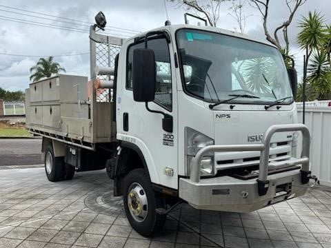 2008 ISUZU NPS300 Service Vehicle image