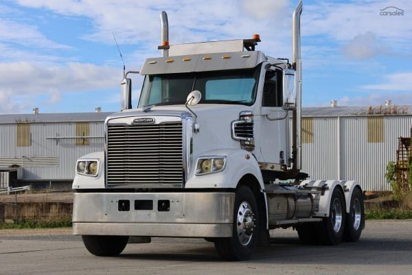 2017 Freightliner Coronado 114 image