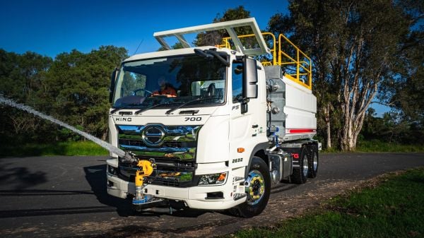 2025 Hino FS 2632-700 Series Water truck STG 13,000L Water Truck image